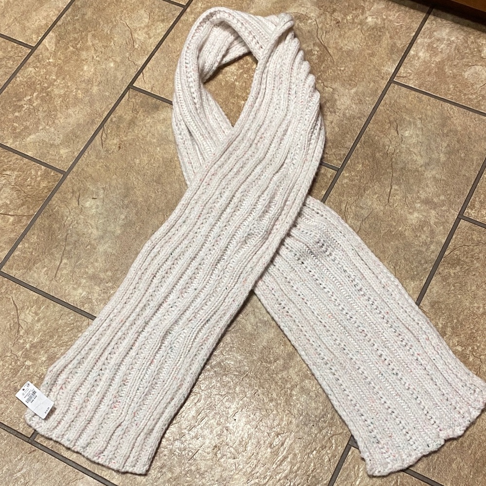 Old Navy Speckled Knit Scarf  NWT Cozy  Spring Fall Chic